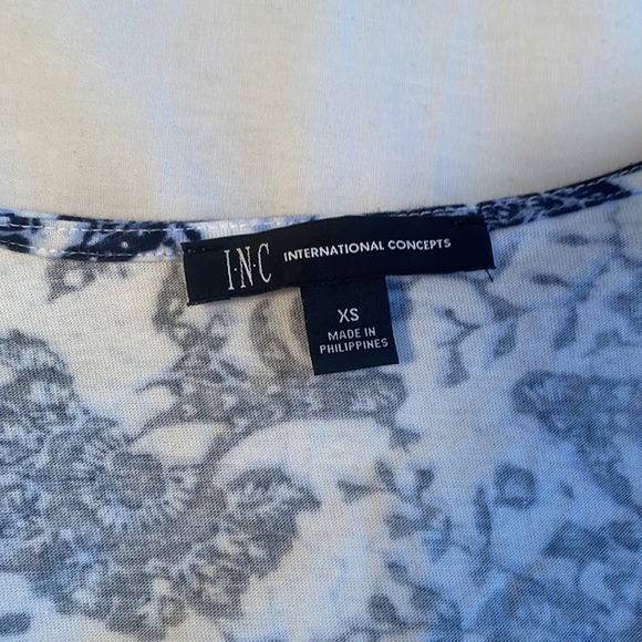 Printed ruffle top size xsmall - Picture 6 of 9